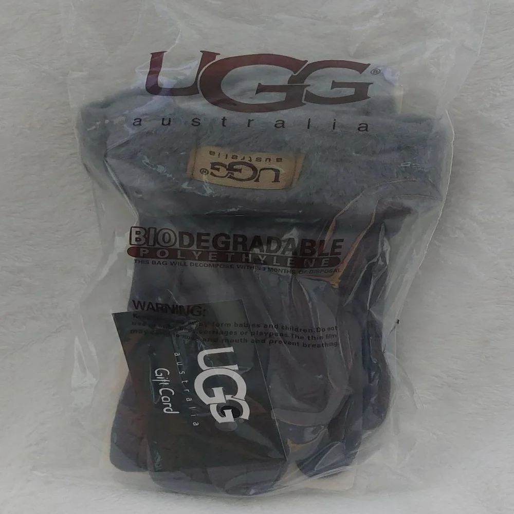 Women's UGG Gray One Size Gloves & Mittens - Picture 3 of 6